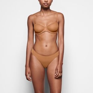 SKIMS (NWT-Bronze) Ultra Fine Mesh Strapless/Strapped Bra